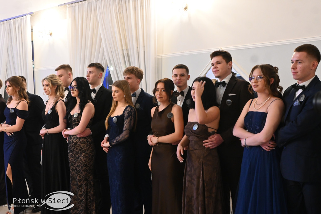 Studniówkowy bal maturzystów z Rutek