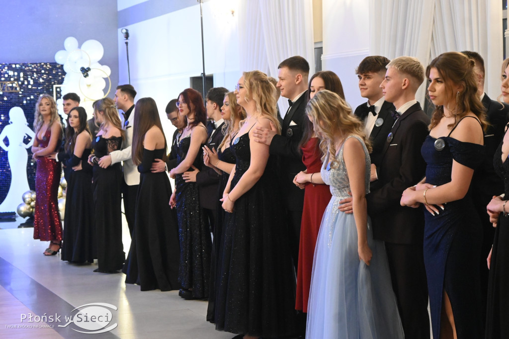 Studniówkowy bal maturzystów z Rutek