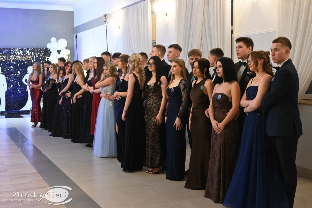 Studniówkowy bal maturzystów z Rutek