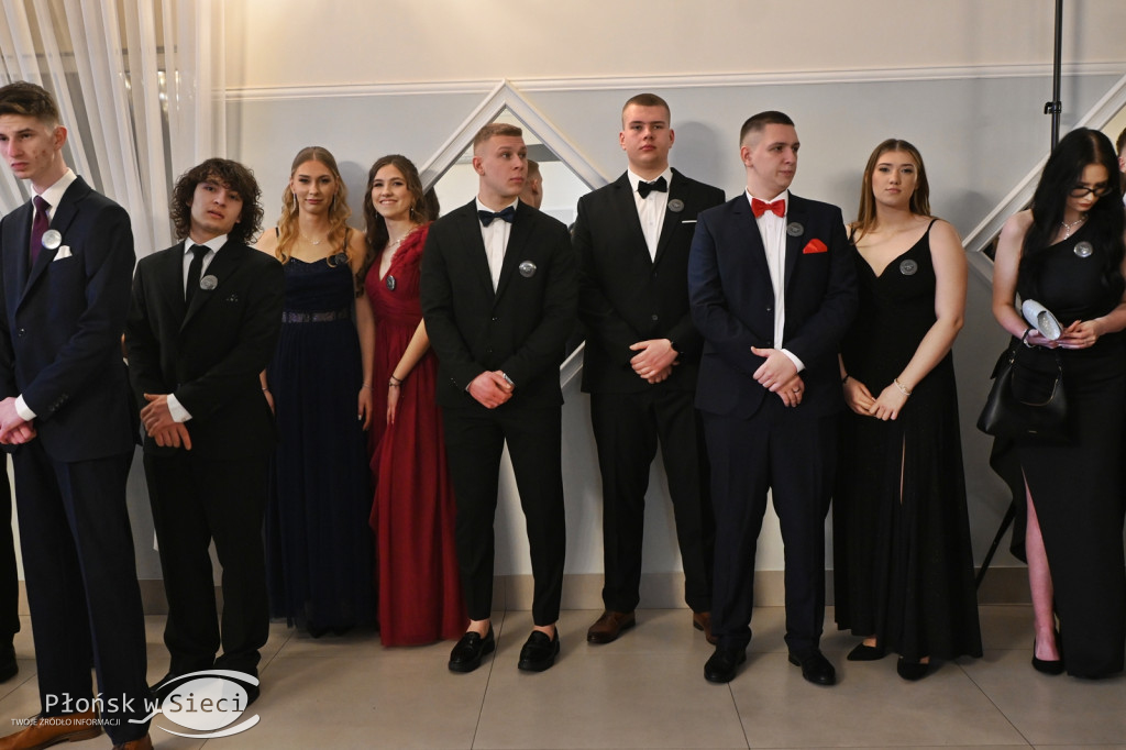 Studniówkowy bal maturzystów z Rutek