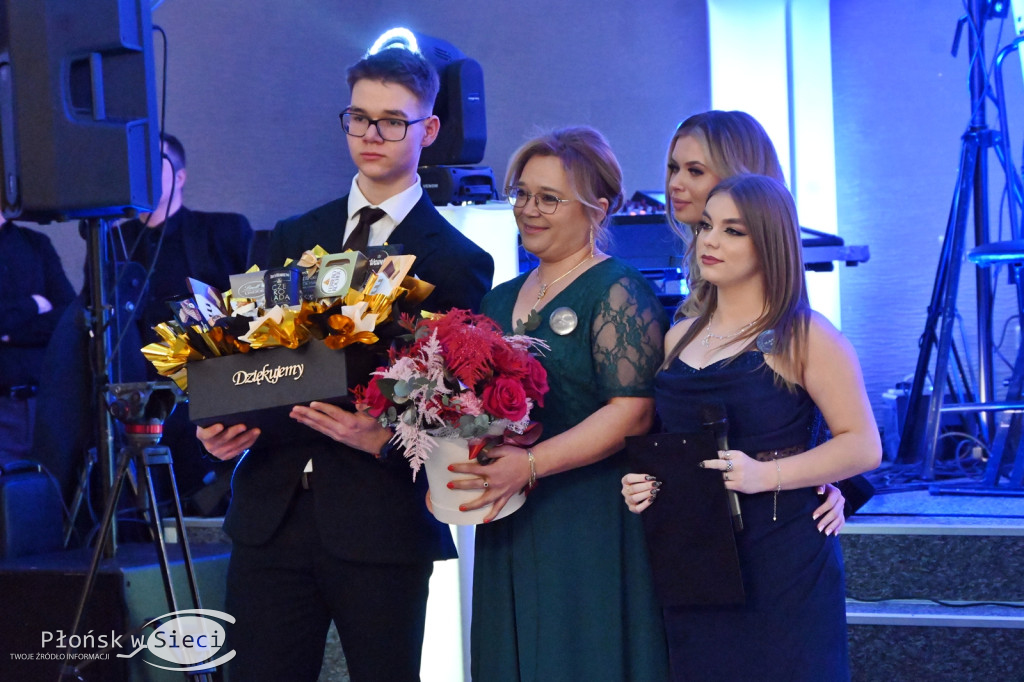 Studniówkowy bal maturzystów z Rutek