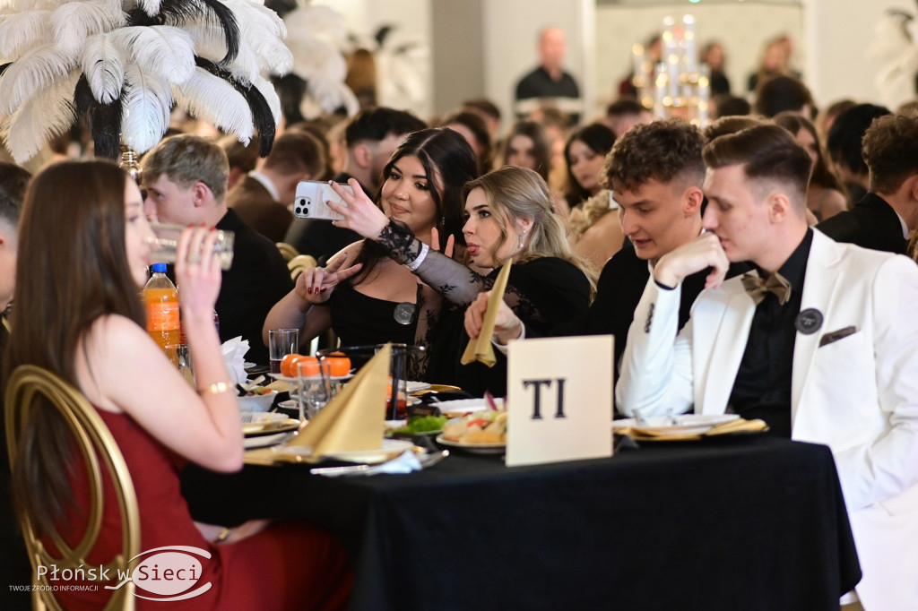 Studniówkowy bal maturzystów z Rutek