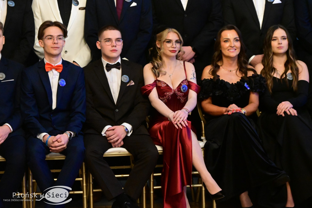 Studniówkowy bal maturzystów z Rutek