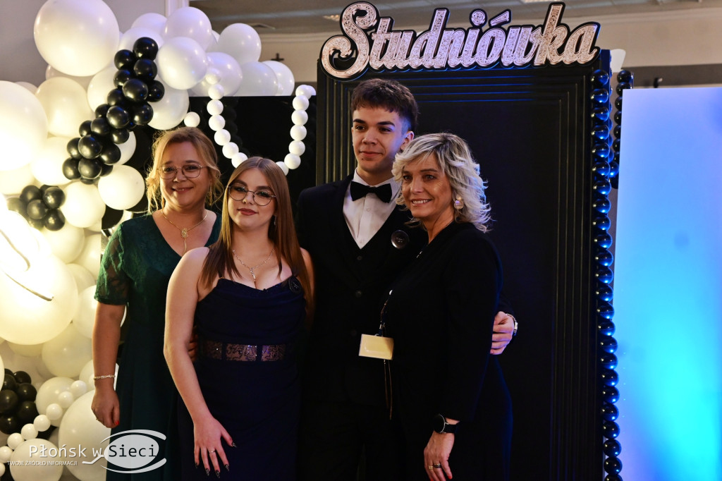 Studniówkowy bal maturzystów z Rutek