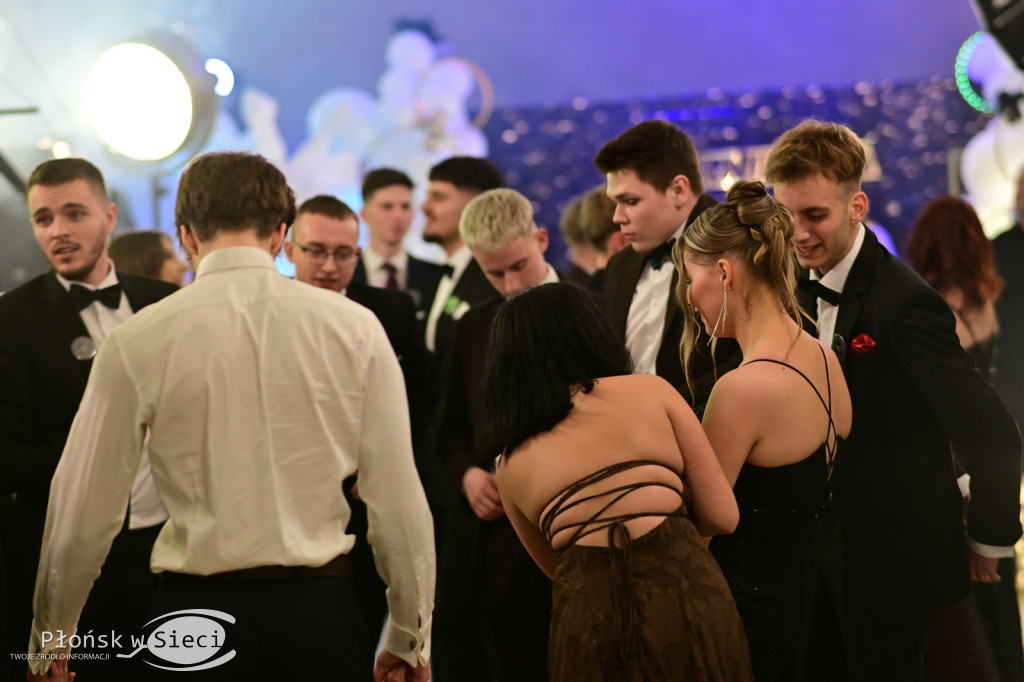 Studniówkowy bal maturzystów z Rutek