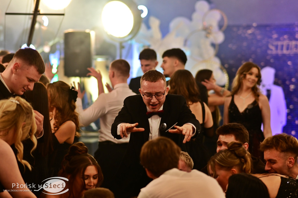 Studniówkowy bal maturzystów z Rutek