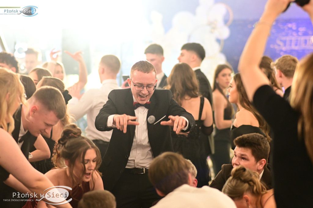 Studniówkowy bal maturzystów z Rutek