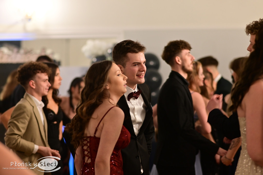 Studniówkowy bal maturzystów z Rutek