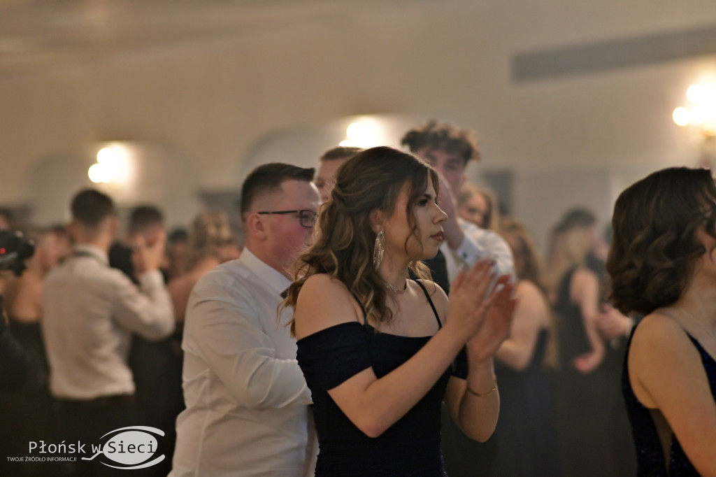 Studniówkowy bal maturzystów z Rutek