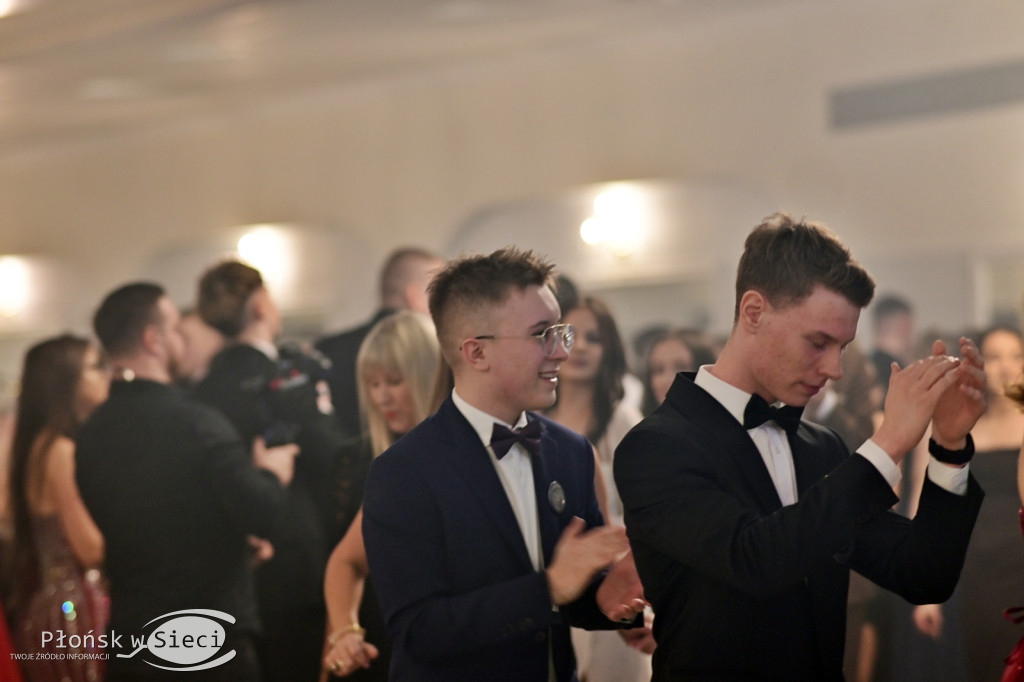 Studniówkowy bal maturzystów z Rutek