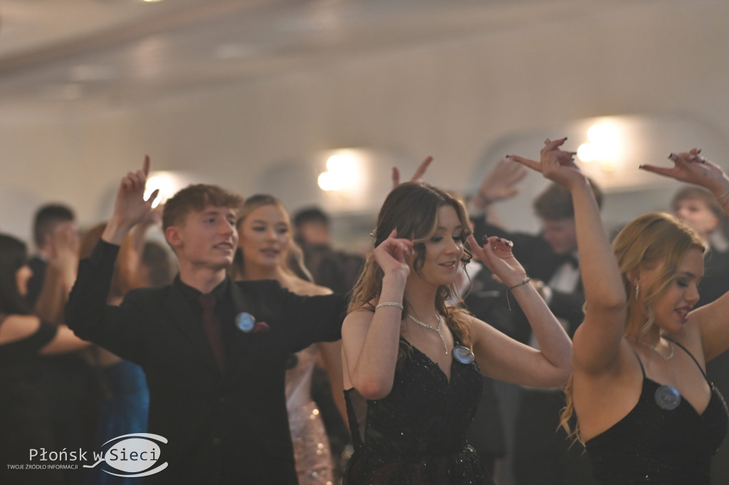 Studniówkowy bal maturzystów z Rutek