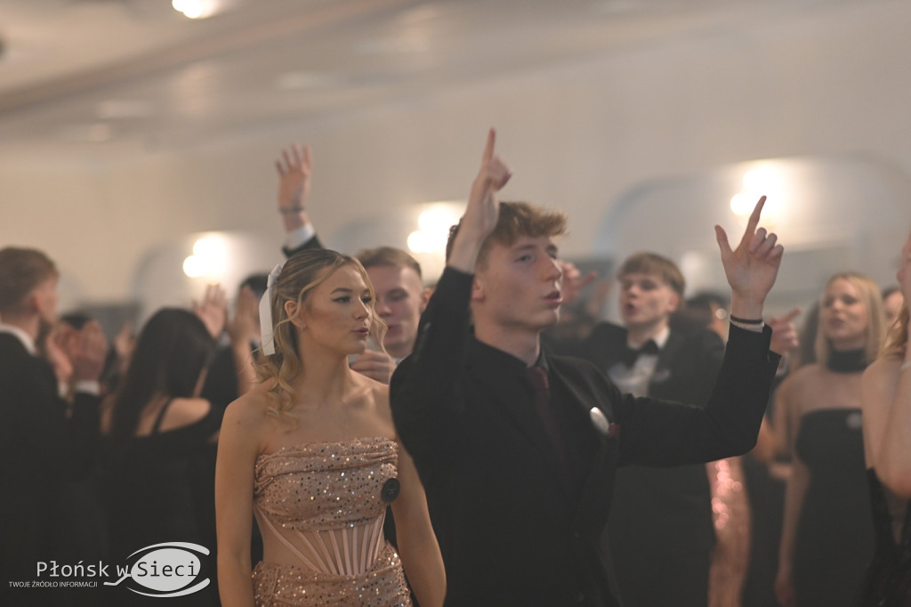 Studniówkowy bal maturzystów z Rutek