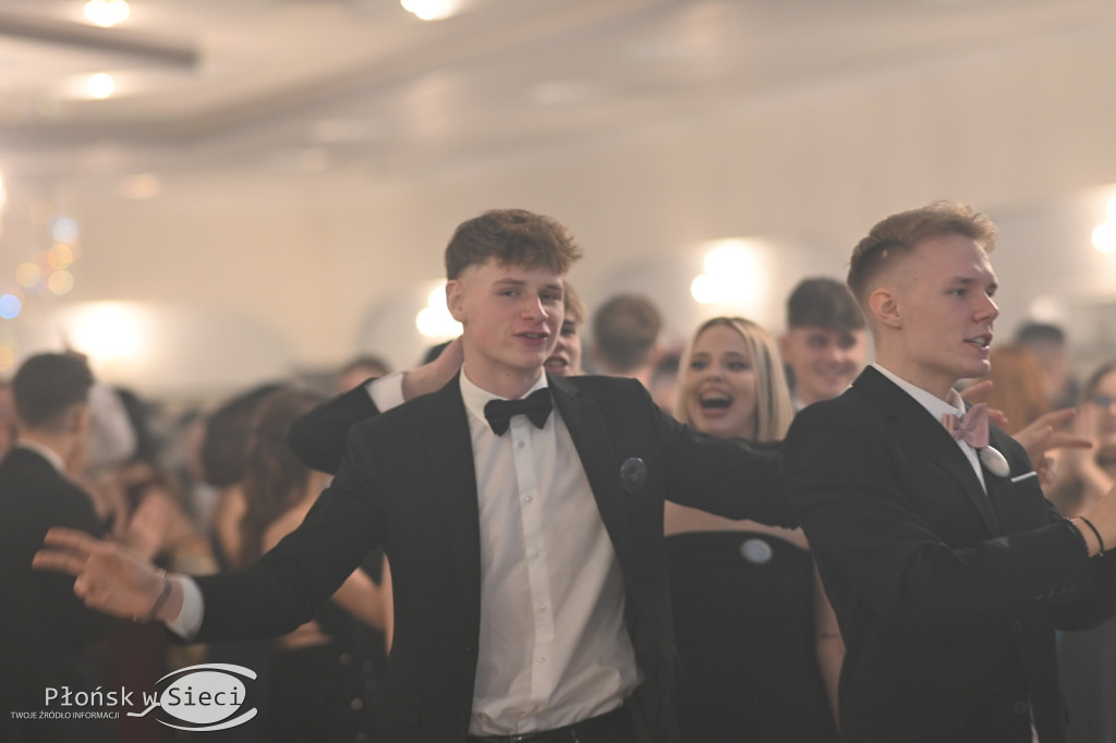 Studniówkowy bal maturzystów z Rutek