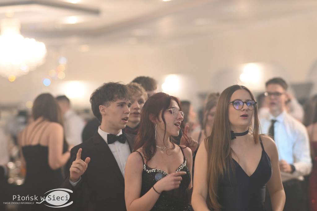 Studniówkowy bal maturzystów z Rutek