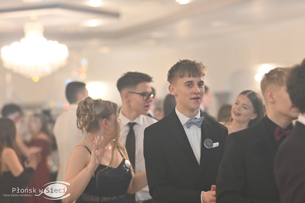Studniówkowy bal maturzystów z Rutek