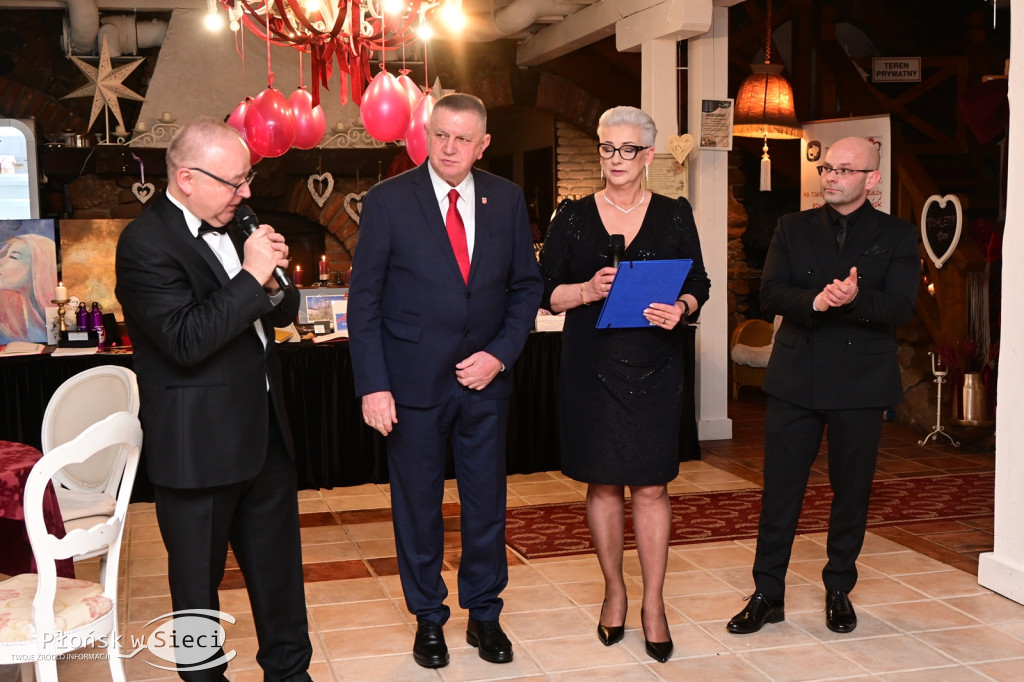 Charytatywny bal w Walentynki