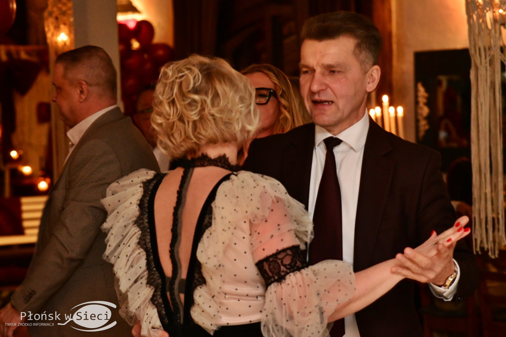 Charytatywny bal w Walentynki