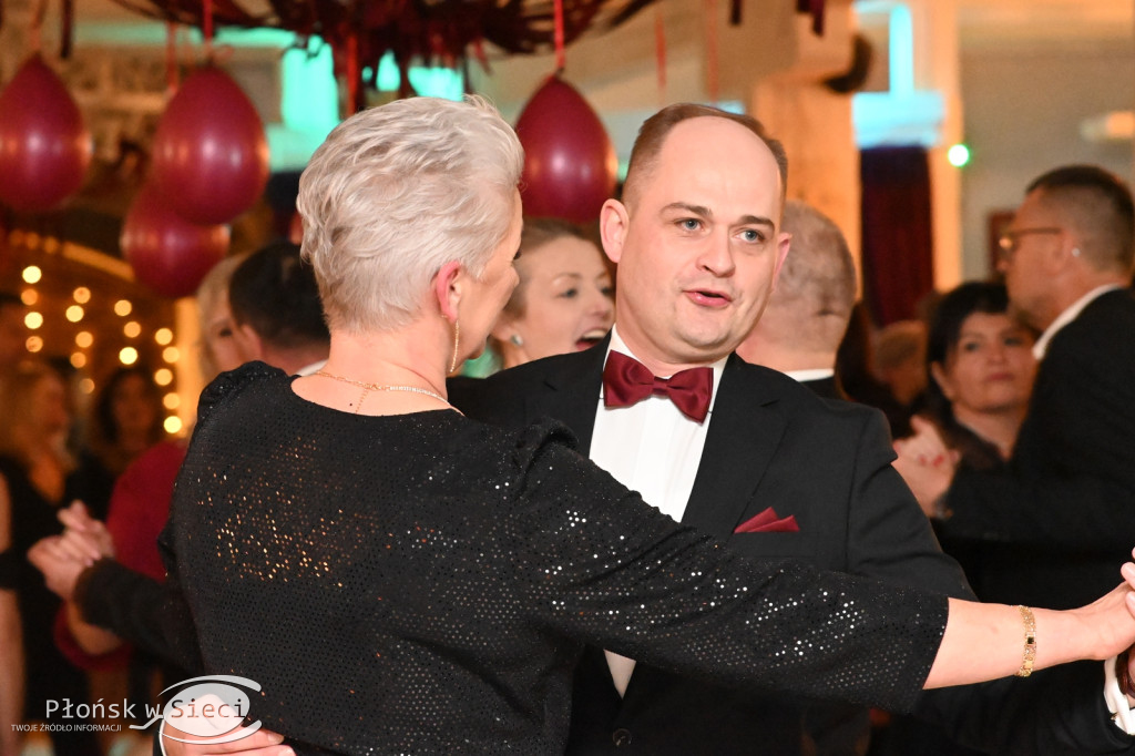 Charytatywny bal w Walentynki