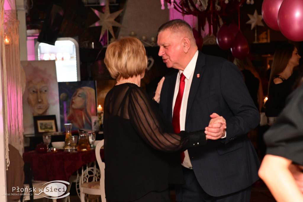 Charytatywny bal w Walentynki