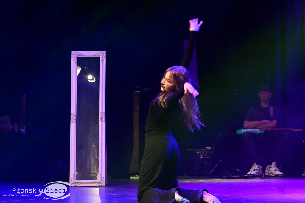 Profilaktyczny spektakl w płońskim kinie