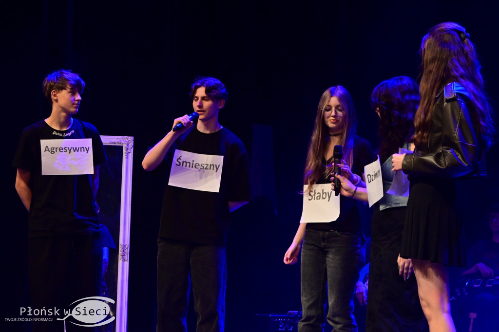 Profilaktyczny spektakl w płońskim kinie