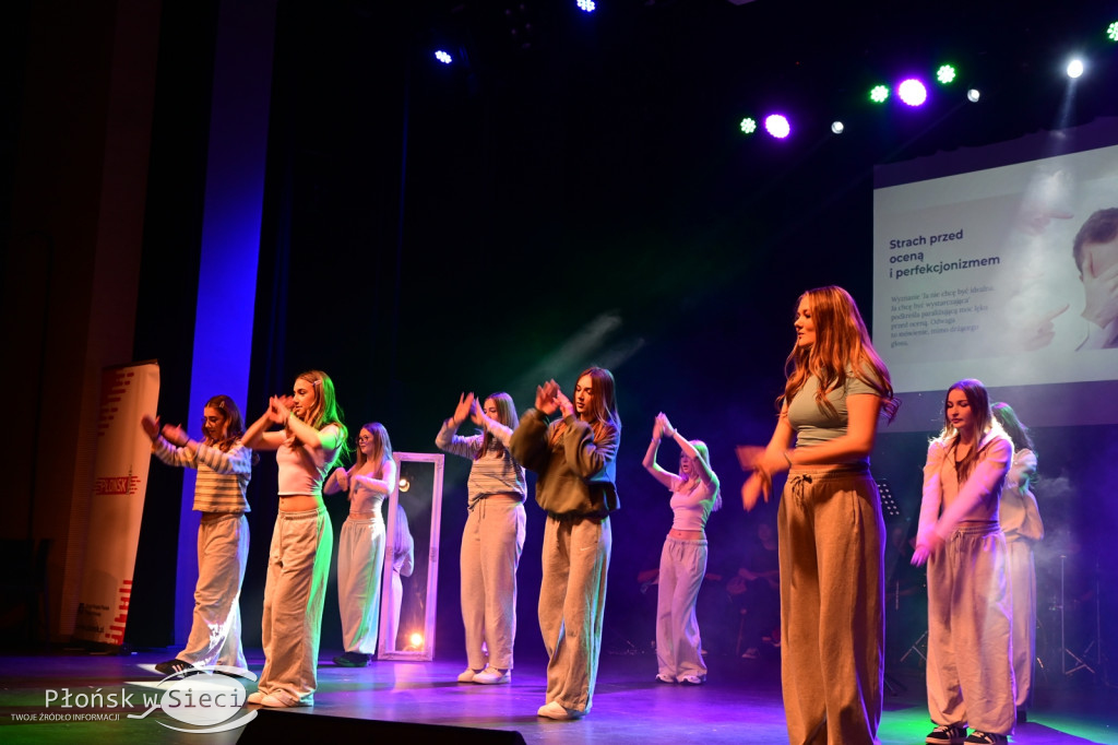 Profilaktyczny spektakl w płońskim kinie