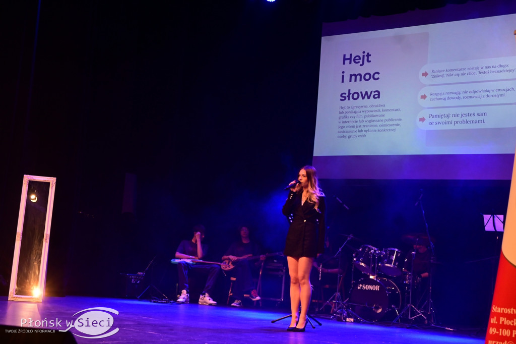 Profilaktyczny spektakl w płońskim kinie