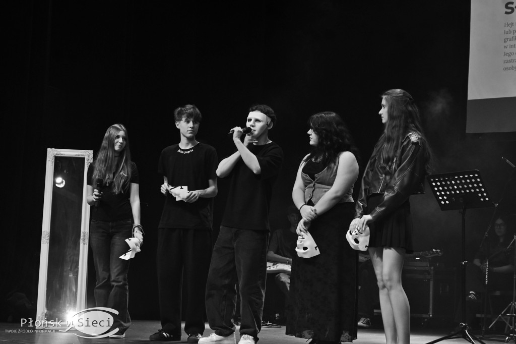 Profilaktyczny spektakl w płońskim kinie