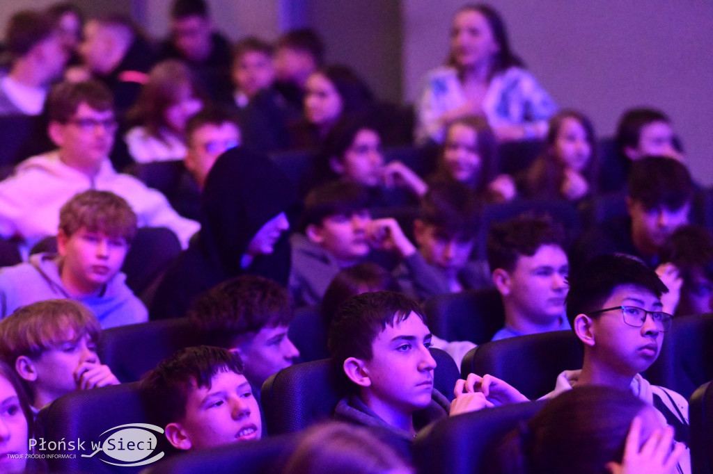 Profilaktyczny spektakl w płońskim kinie