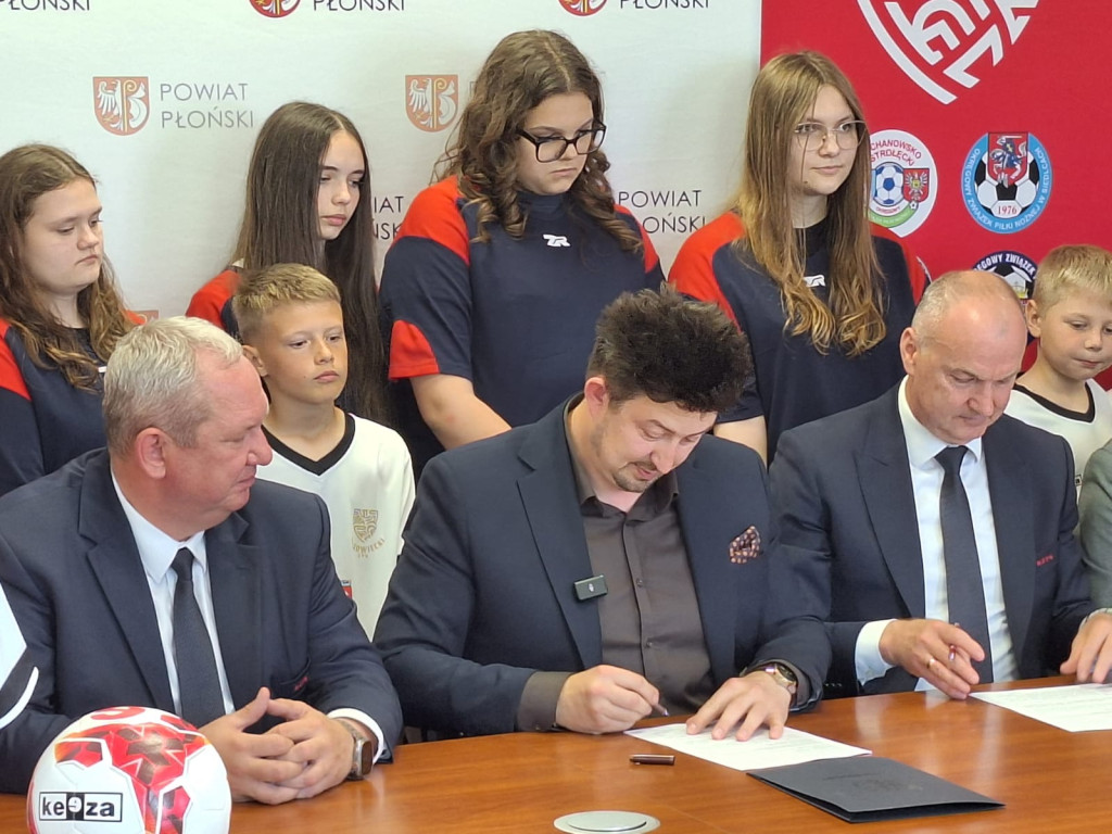 Umowa na piłkarski projekt podpisana