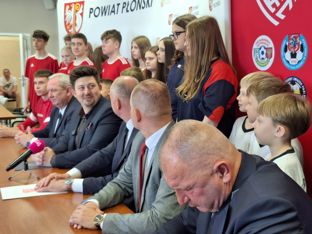 Umowa na piłkarski projekt podpisana