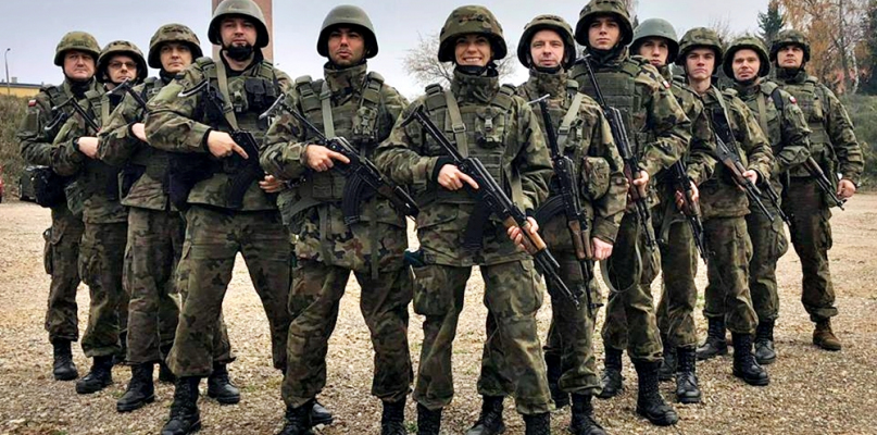 Strzelcy na manewrach ''Anakonda-18". Nasza Jednostka już ze sztandarem 