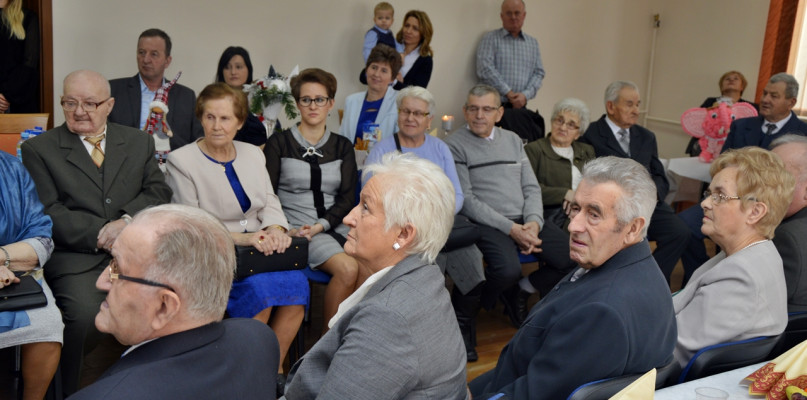 Miłość przezwyciężyła wszelkie trudności. Gody w świątecznym klimacie [FOTO]