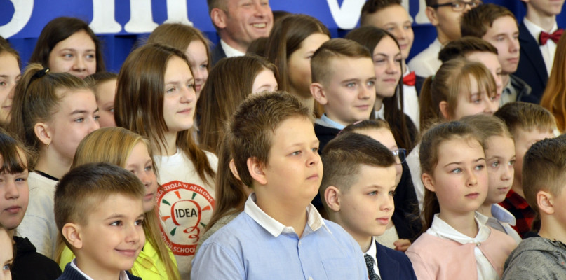 Jeszcze tylko pamiątkowe, wspólne zdjęcie i można zaczynać ortograficzne zmagania z językiem polskim [Foto: DT]  