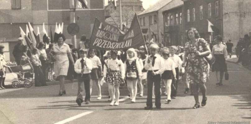 Święto 1 Maja na ulicach Płońska w dawnych czasach...  