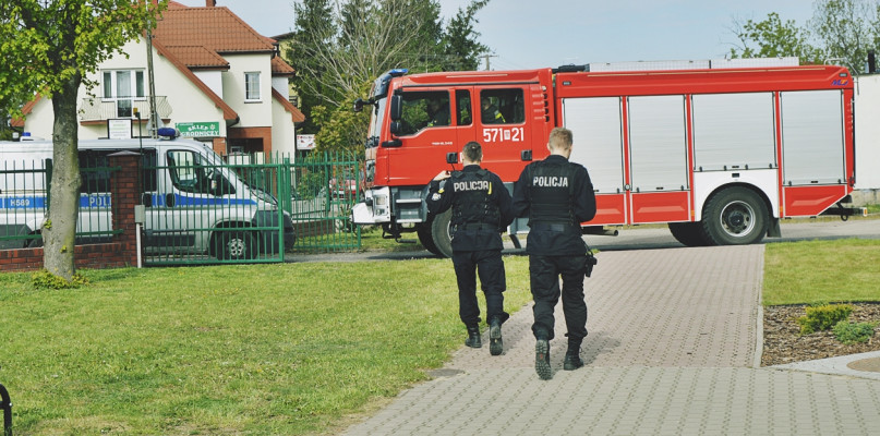 Chwilę po godzinie 9 na terenie Szkoły Podstawowej nr 2 w Płońsku [Foto: DT]