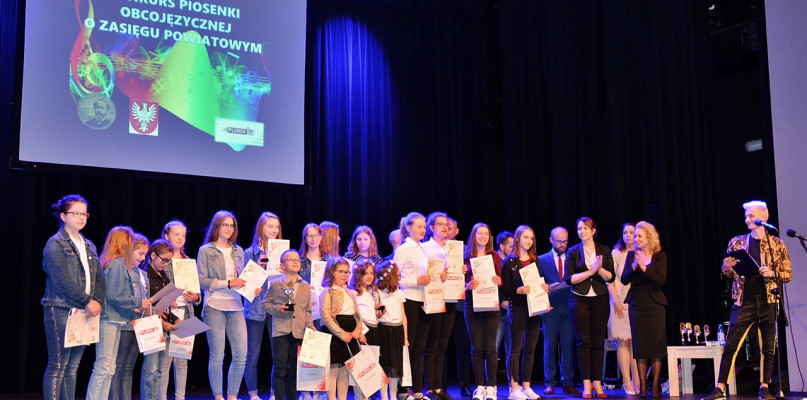 Uczniowie podstawówek rozwijają swoją pasję do śpiewania