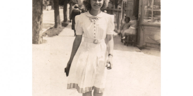 Pani Zofia w ostatnich dniach lata '39 na Płockiej...  