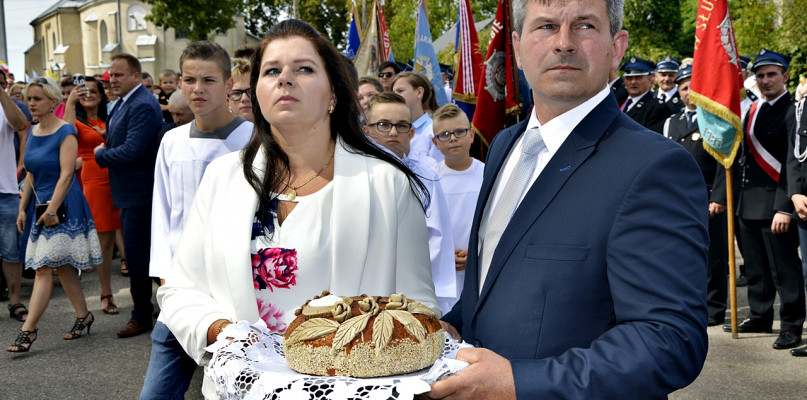 Starostowie dożynek: Anna i Robert Kownaccy [FOTO: Dawid Turowiecki]