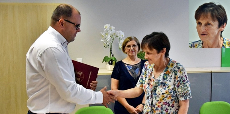 Wójt Gortat powierzył pełnienie dyrektorskich obowiązków Elżbiecie Malickiej. W środku Anna Zwierzchowska [Foto: UG Czerwińsk]