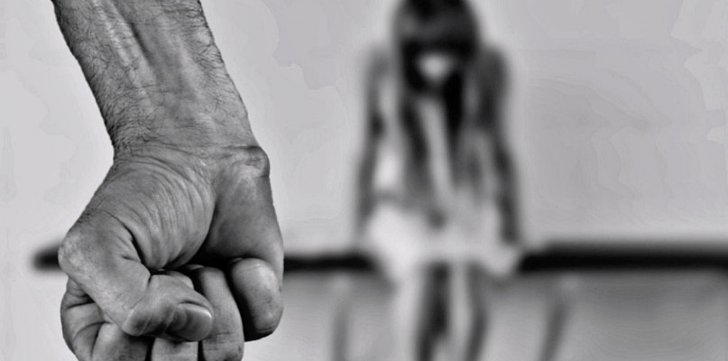 Wstrząsająca historia we wsi pod Płońskiem. Ofiarą seksualnego zwyrodnialca była .