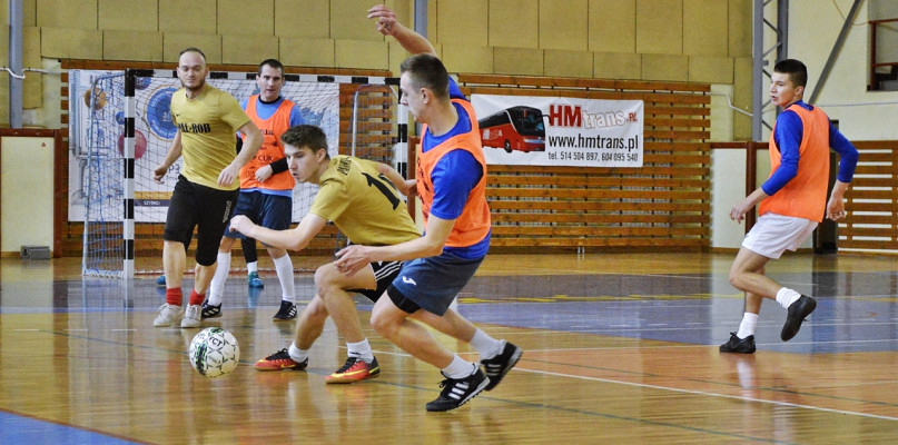 Piłkarze Pal-Rob-u wciąż są niepokonani w Lidze HM Trans. Na zdjeciu mecz z Dream Team Jednorożec (2:0) [Foto: Dawid Turowiecki]
