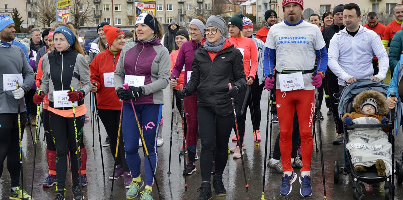 Na trasę z sympatykami nordic walking ruszył również mały Franio [Foto: Krystian Jobski]