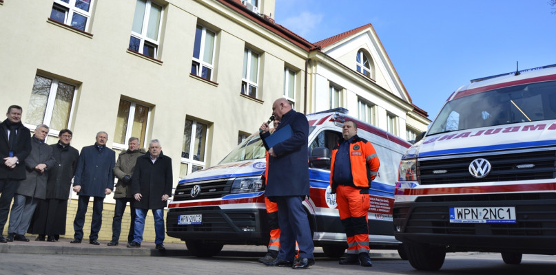 We wtorek oddano do użytku dwie kolejne karetki dla naszego pogotowia ratunkowego. Stacjonować będą w Nowym Mieście i Glinojecku [Foto: Dawid Turowiecki]