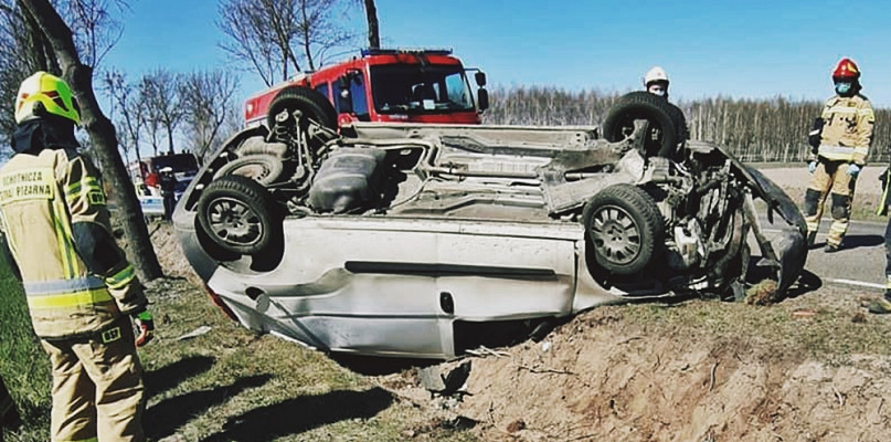Z miejsca zdarzenia na drodze w Bolęcinie [Foto: OSP Sochocin]