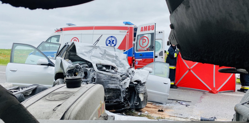 Kierująca audi 36-letnia kobieta nie żyje [Foto: Bartosz Jasiówka]