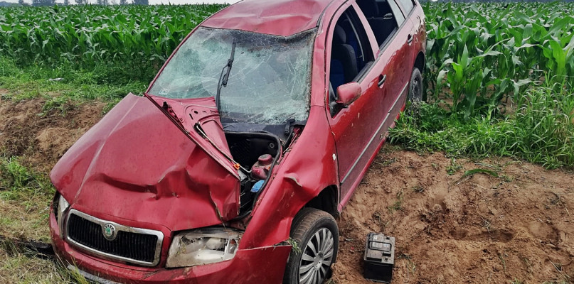 Na szczęście w poniedziałkowym wypadku pod Płońskiem skody fabia nikt nie został poważnie ranny [Foto: Łukasz Wielechowski] 
