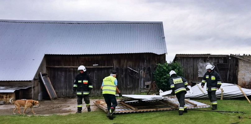We wsi Dramin mieszkańcom pomagają tamtejsi strażacy-ochotnicy [Foto: Łukasz Wielechowski]