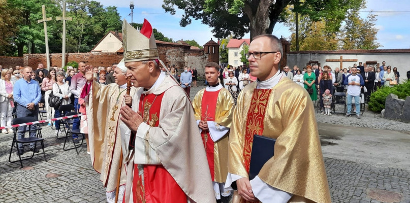 Niedziela na terenie czerwińskiej bazyliki [Foto: Łukasz Wielechowski]