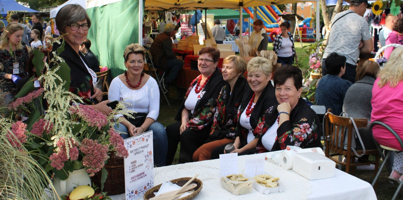 Promocja lokalnych twórców i uśmiech na twarzach uczestników jarmarku w Raciążu szły we wrześniowy weekend w parze [Foto: Dawid Ziółkowski] 